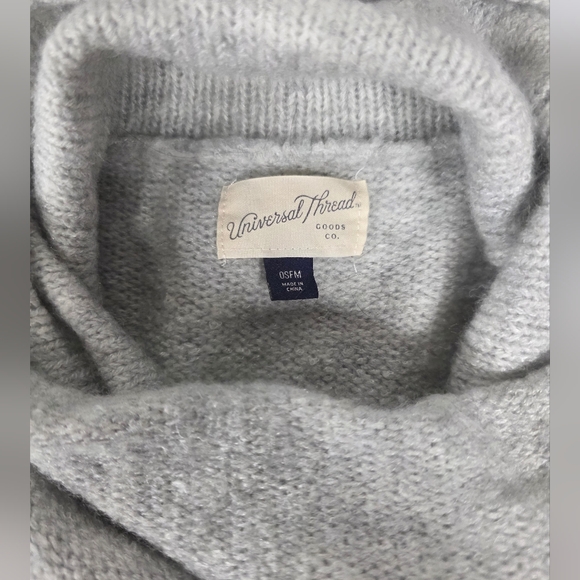 Women's Universal Thread Cozy Gray Turtleneck Sweater Poncho - Picture 15 of 15